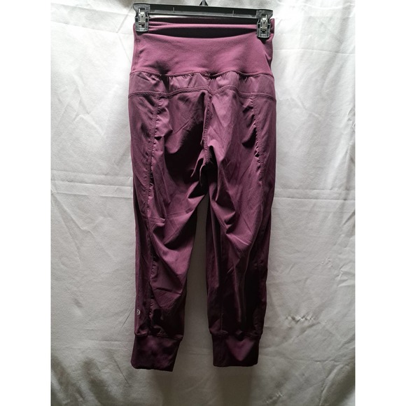 Lululemon Plum Flux Crop joggers leggings pockets 2 - Picture 3 of 6